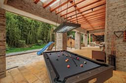 San Antonio Mansion | Jacuzzi | Fire Pit | Cinema