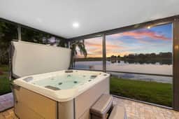 Lakefront Estate 16ppl |Pool| Sauna| Dock| Hot Tub - Image 5