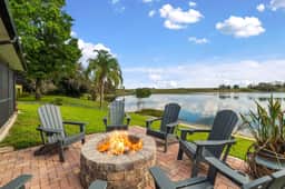 Lakefront Estate 16ppl |Pool| Sauna| Dock| Hot Tub - Image 3