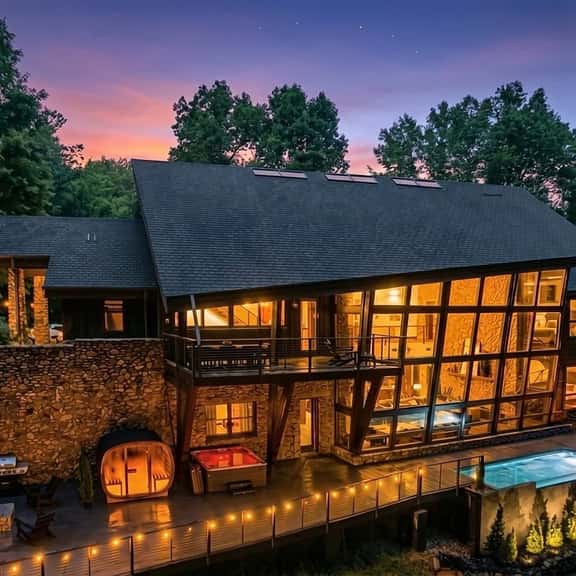 Mansion 24ppl |F1 & Golf Simulator| Wellness| Pool - Image 1