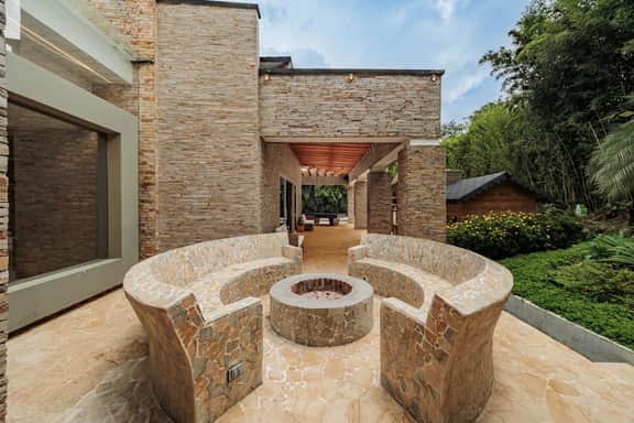 San Antonio Mansion | Jacuzzi | Fire Pit | Cinema